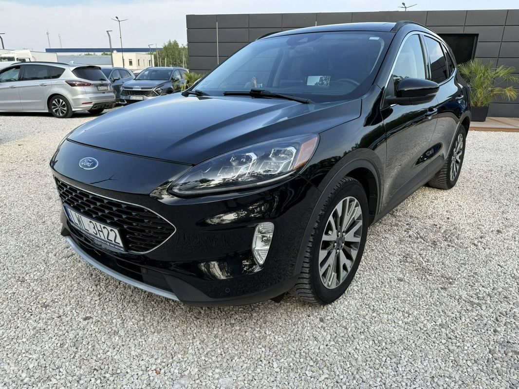 2.0 benzyna 250km, automat, hak, AWD, titanium